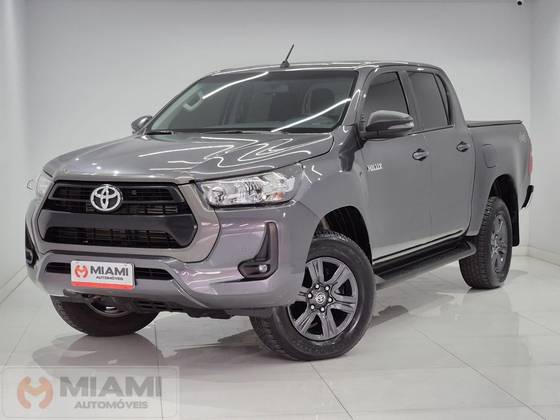 TOYOTA HILUX 2.8 D-4D TURBO DIESEL CD SR 4X4 AUTOMÁTICO TOYOTA HILUX 2.8 D-4D TURBO DIESEL CD SR 4X4 AUTOMÁTICO